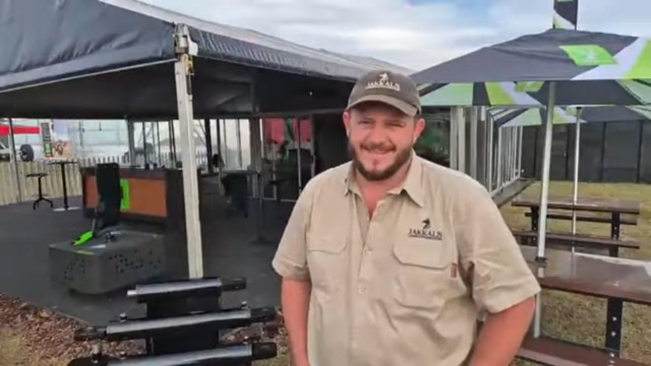 Moeg gesukkel met silinders op jou implemente? Jakkals Landbou Toerusting het raad vir jou op Nampo.