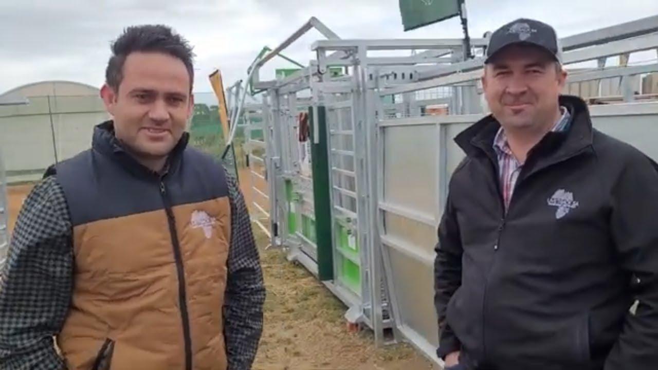 Livetrack SA se Corné & Deon gesels oor hulle modifikasies en veranderinge op die Buffel.