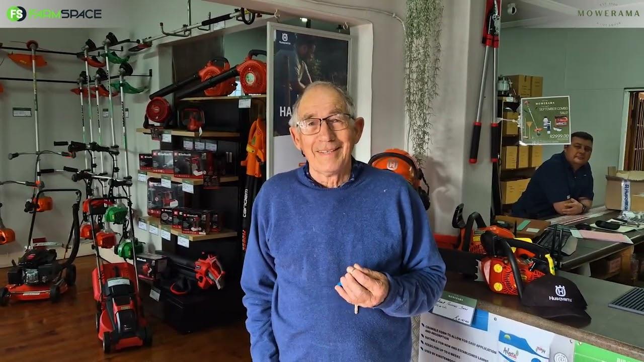 Wat is Grant se ervaring met Mowerama?