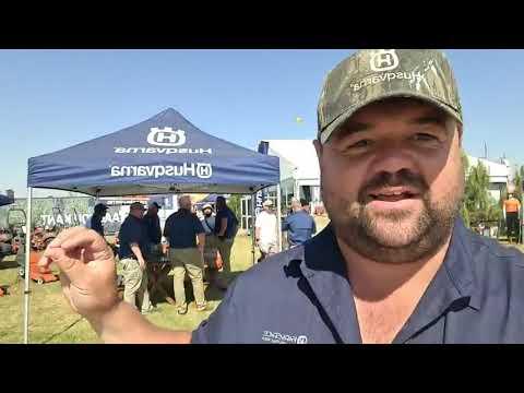 Kwagga Smith kuier by Husqvarna se stalletjie op NAMPO 2024.