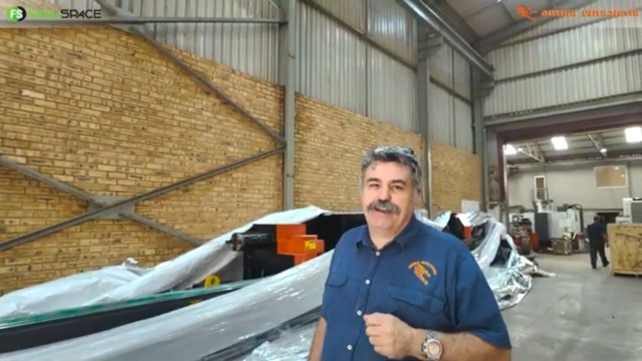 Waarmee is Willie besig? Kyk hierdie laser van Jones Masjiene.
