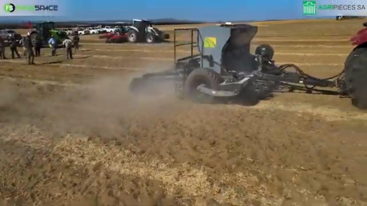 Hef 'n versuuringslaag op met Agripieces se kalkripper.