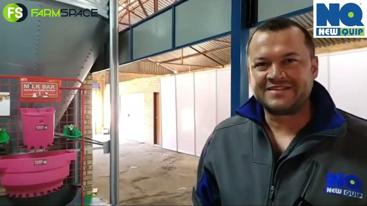 Nico Botha van Newquip gesels oor hulle voer sisteem by Nampo Oesdag - Harvest Day 2022.