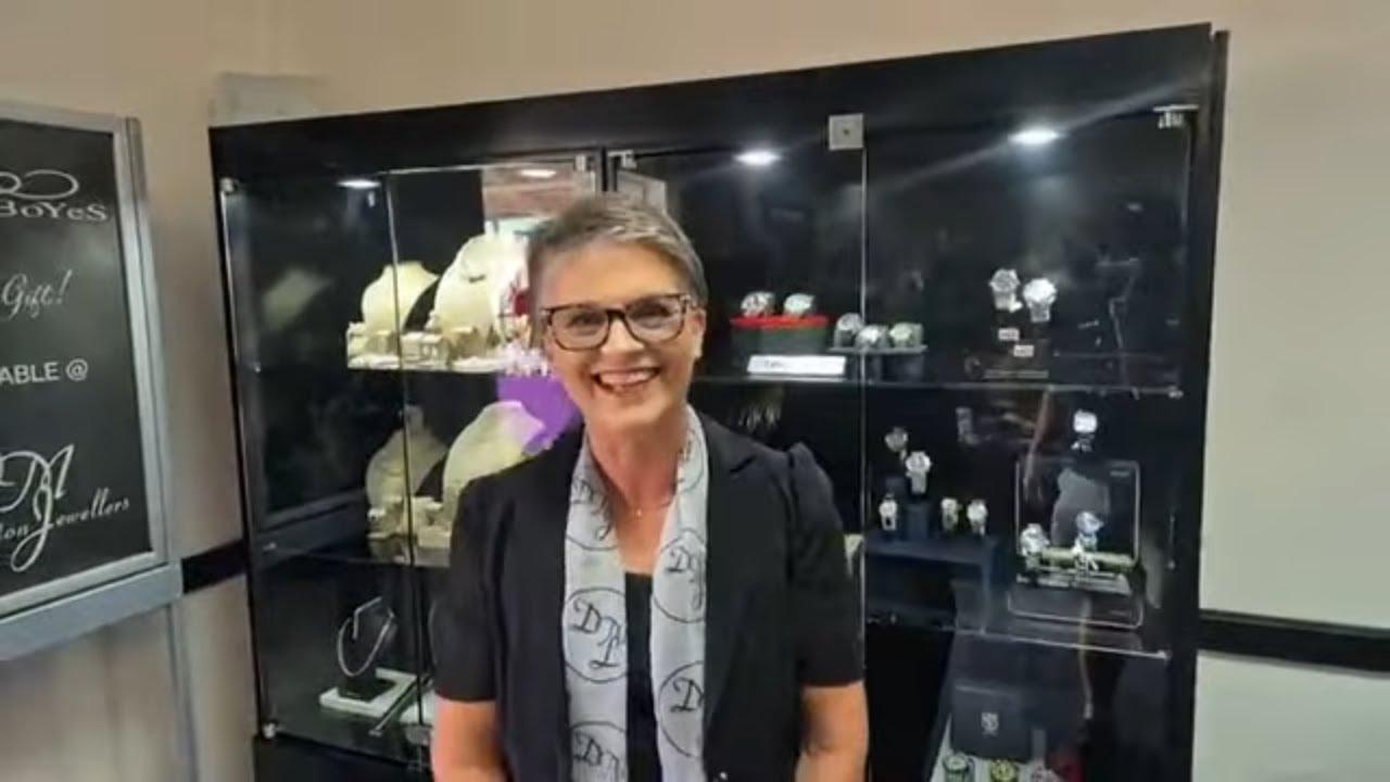 Wil jy vir mamma bederf met ietsie moois? Kom kyk by AgriHX.